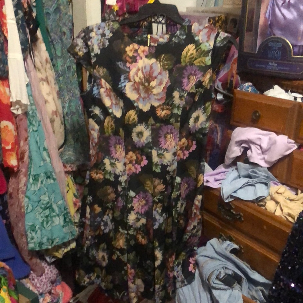 Gabby Skye Floral Mini Dress - Black and Purple